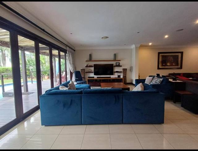 4 BEDROOM HOUSE FOR SALE IN LA LUCIA